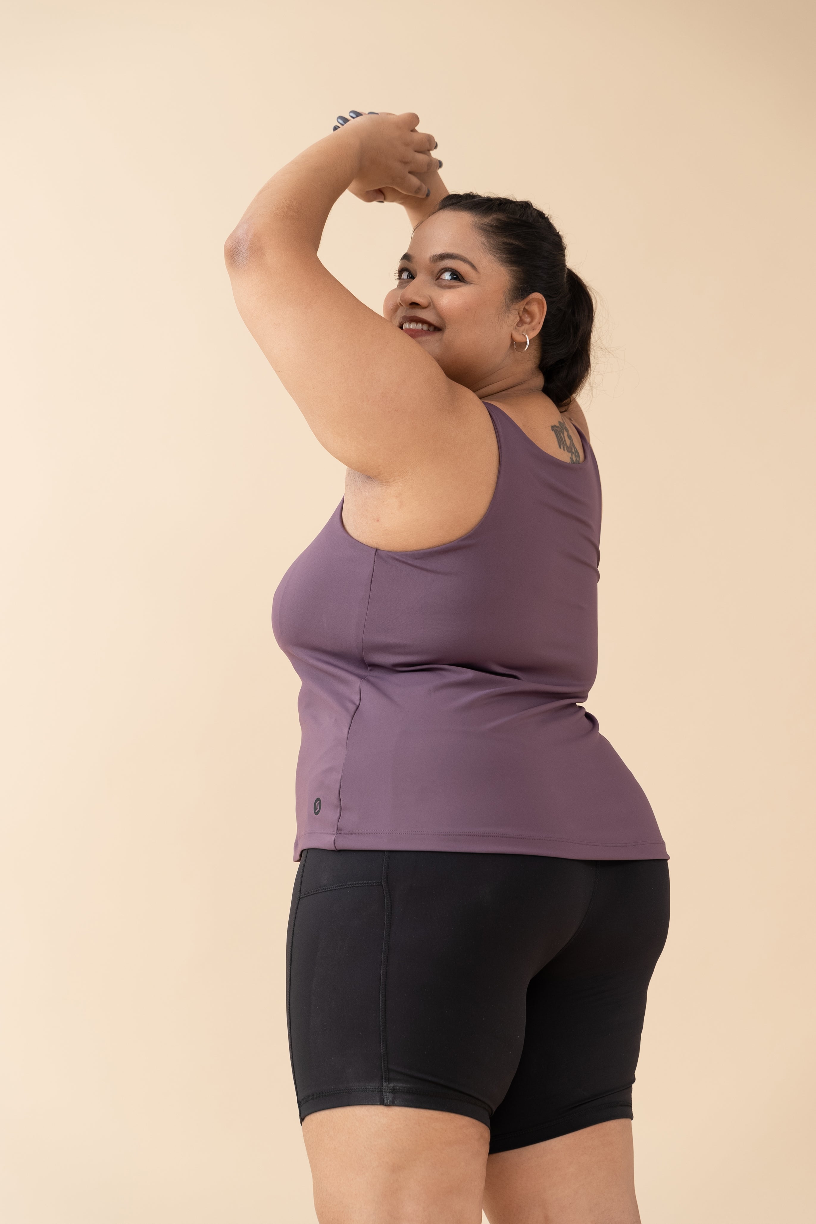 特別価格CARCOS Women's Plus Size Cami with Built in Bra, Casual Pleated Cotton Tank Top with Adjustable Strap Sleeveless Padded Cami Top for S並行輸入 特別価格CARCOS Plus Size Tops for Women 5X for Women Valentie\u0027s